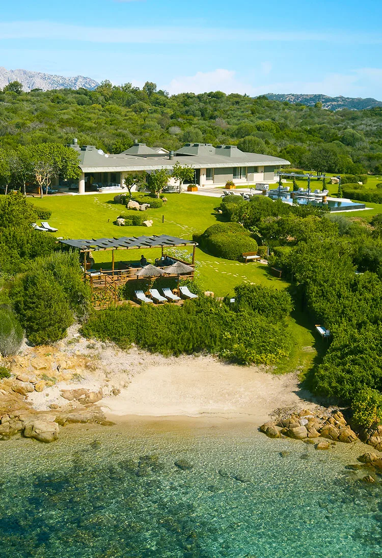 Luxury beachfront villa with swimming pool and beach - Sardinia Luxury beachfront villa with swimming pool and beach - Sardinia, Italy